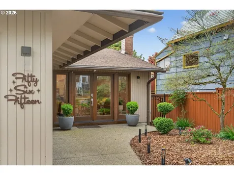 5615 SE Oak Street Portland OR 97215