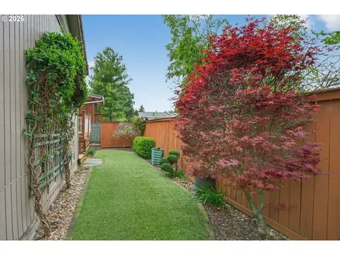 5615 SE Oak Street Portland OR 97215