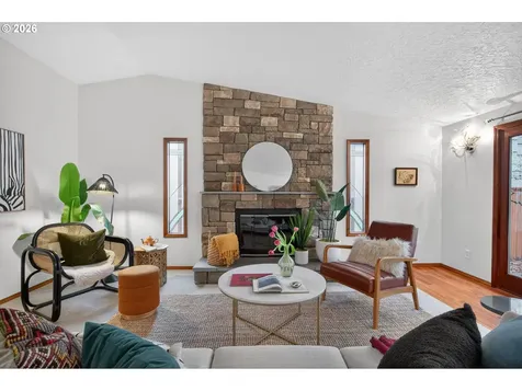 5615 SE Oak Street Portland OR 97215