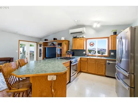 768 NE Main Street Willamina OR 97396