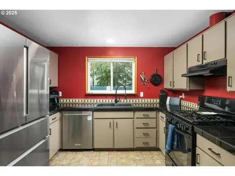 1735 NE 17th Avenue Hillsboro OR 97124