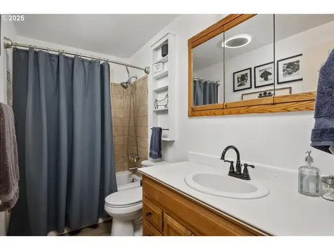 1735 NE 17th Avenue Hillsboro OR 97124