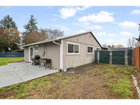 1735 NE 17th Avenue Hillsboro OR 97124