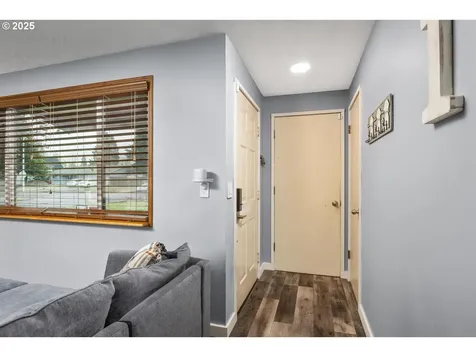 1735 NE 17th Avenue Hillsboro OR 97124