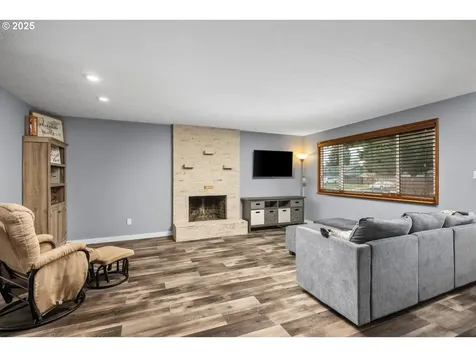 1735 NE 17th Avenue Hillsboro OR 97124