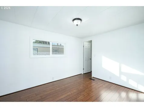 500 N Gilwood Street Carlton OR 97111