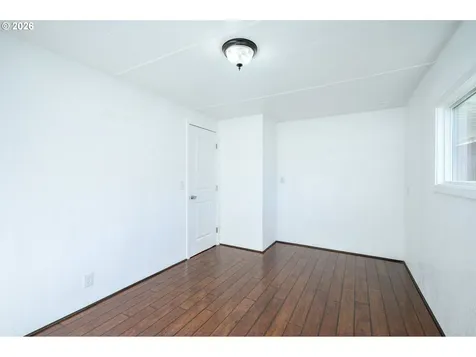 500 N Gilwood Street Carlton OR 97111
