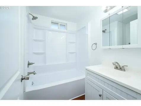 500 N Gilwood Street Carlton OR 97111