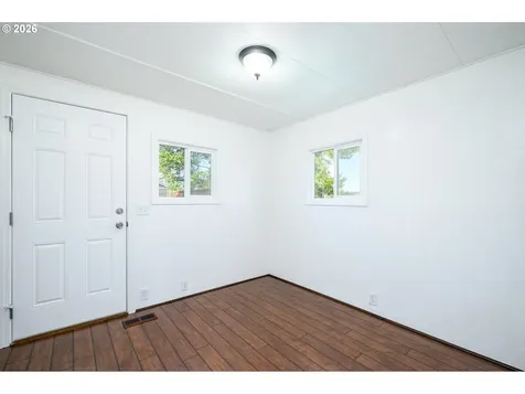 500 N Gilwood Street Carlton OR 97111