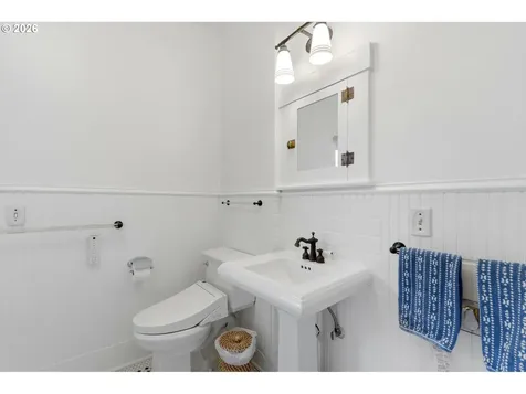 7060 SE 13th Avenue Portland OR 97202