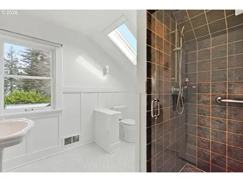 7060 SE 13th Avenue Portland OR 97202