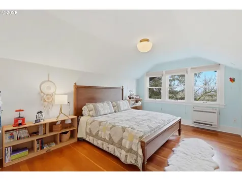 7060 SE 13th Avenue Portland OR 97202