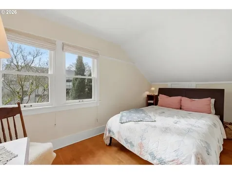 7060 SE 13th Avenue Portland OR 97202