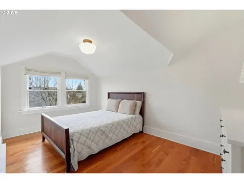 7060 SE 13th Avenue Portland OR 97202