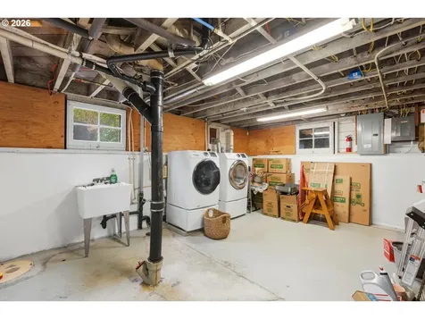 7060 SE 13th Avenue Portland OR 97202