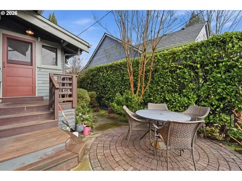 7060 SE 13th Avenue Portland OR 97202