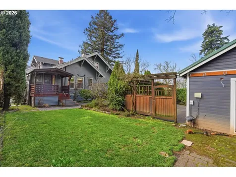 7060 SE 13th Avenue Portland OR 97202