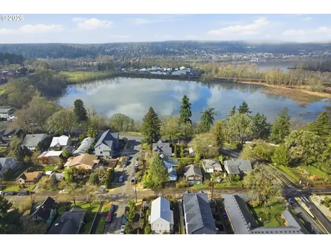 7060 SE 13th Avenue Portland OR 97202