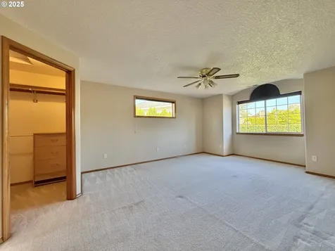 506 NW 107th Street Vancouver WA 98685