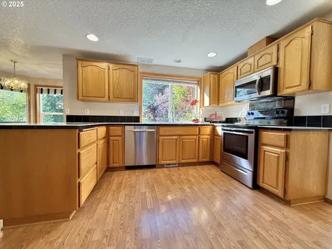 506 NW 107th Street Vancouver WA 98685