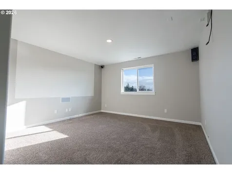 489 Tulip Avenue Woodburn OR 97071