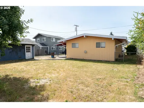 509 NW Elwood Drive Winston OR 97496