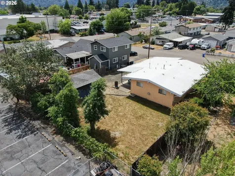 509 NW Elwood Drive Winston OR 97496