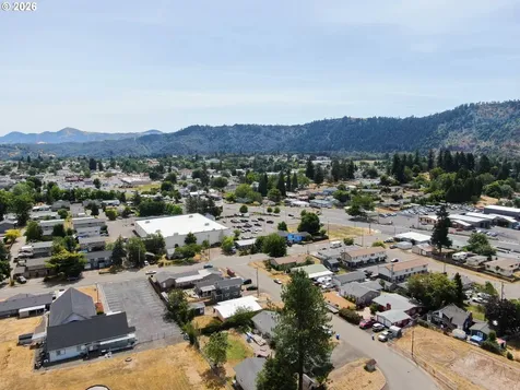 509 NW Elwood Drive Winston OR 97496