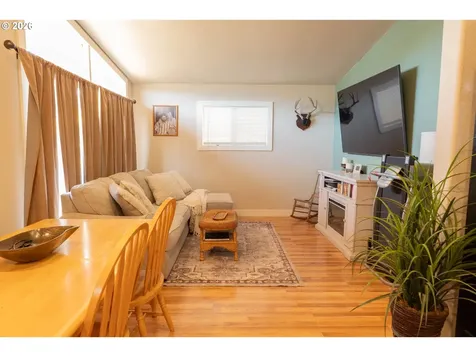 509 NW Elwood Drive Winston OR 97496