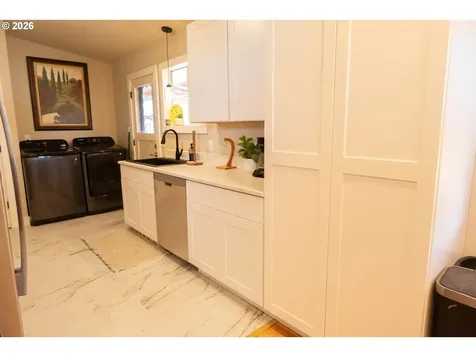 509 NW Elwood Drive Winston OR 97496