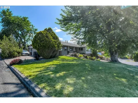 1329 NW Horn Avenue Pendleton OR 97801