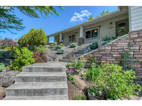 1329 NW Horn Avenue Pendleton OR 97801