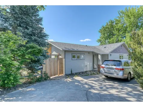 1329 NW Horn Avenue Pendleton OR 97801