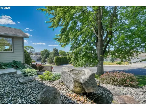 1329 NW Horn Avenue Pendleton OR 97801