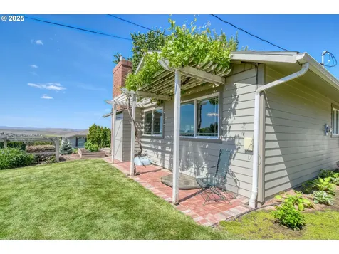 1329 NW Horn Avenue Pendleton OR 97801
