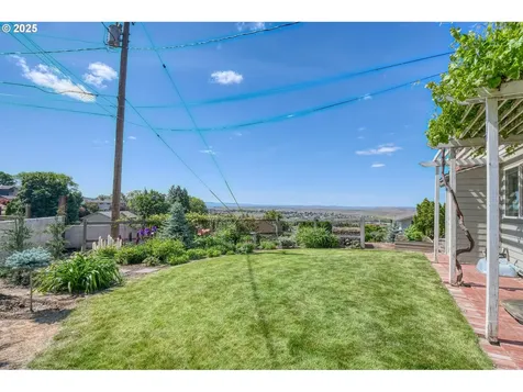 1329 NW Horn Avenue Pendleton OR 97801