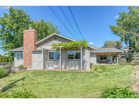 1329 NW Horn Avenue Pendleton OR 97801