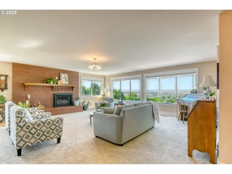 1329 NW Horn Avenue Pendleton OR 97801
