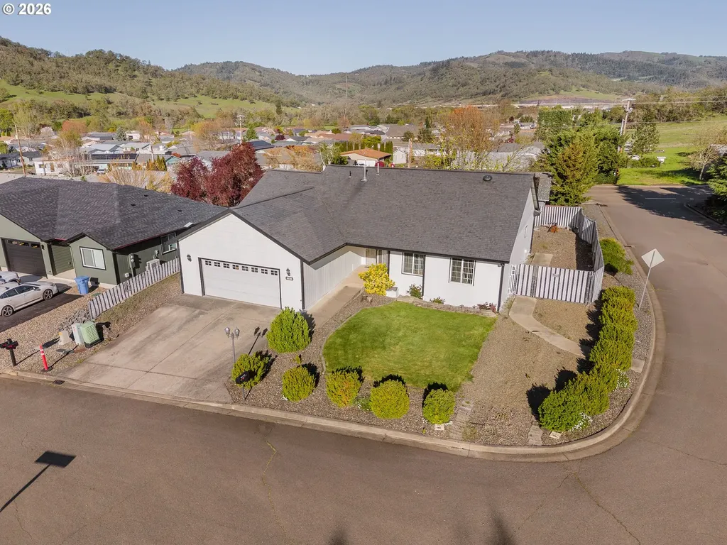 101 Pleasant View Loop Roseburg OR 97471