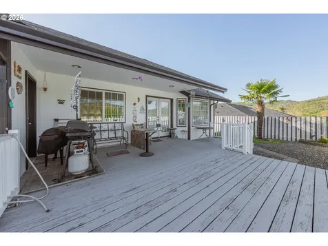 101 Pleasant View Loop Roseburg OR 97471