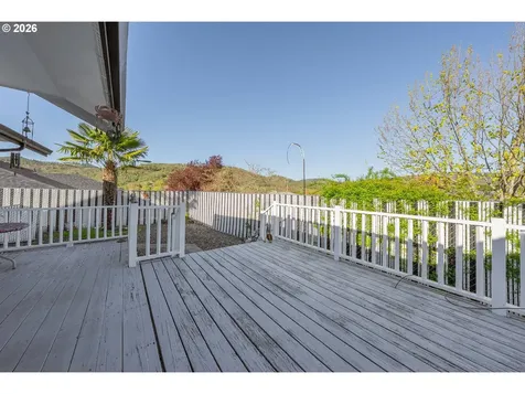 101 Pleasant View Loop Roseburg OR 97471