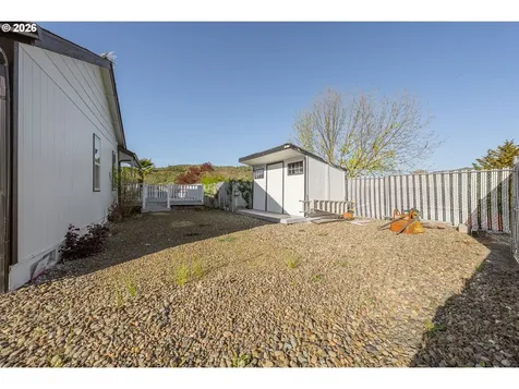 101 Pleasant View Loop Roseburg OR 97471