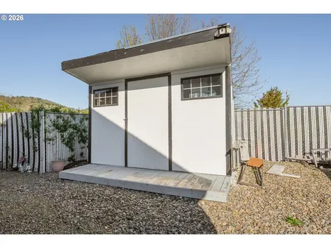 101 Pleasant View Loop Roseburg OR 97471