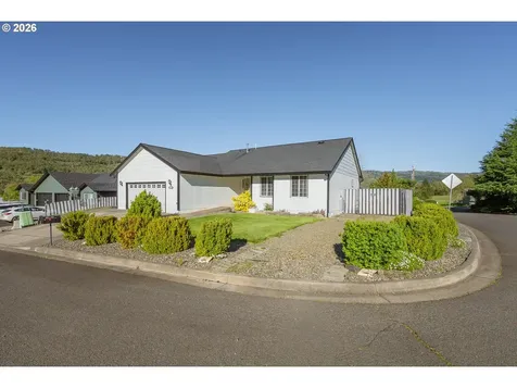 101 Pleasant View Loop Roseburg OR 97471