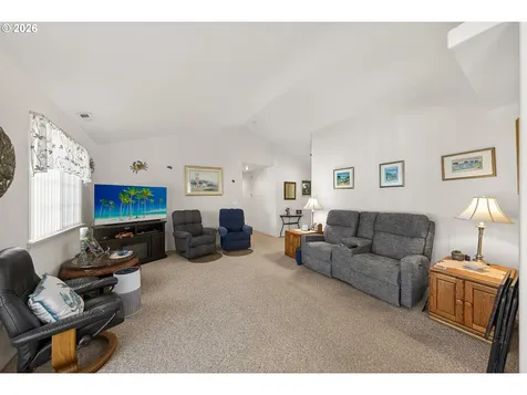 101 Pleasant View Loop Roseburg OR 97471