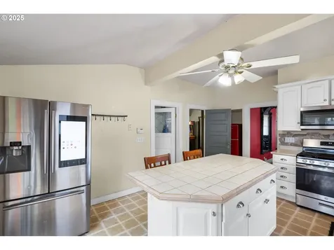 10936 NE Wygant Street Portland OR 97220