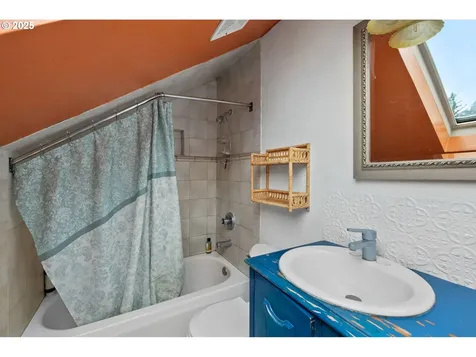 10936 NE Wygant Street Portland OR 97220
