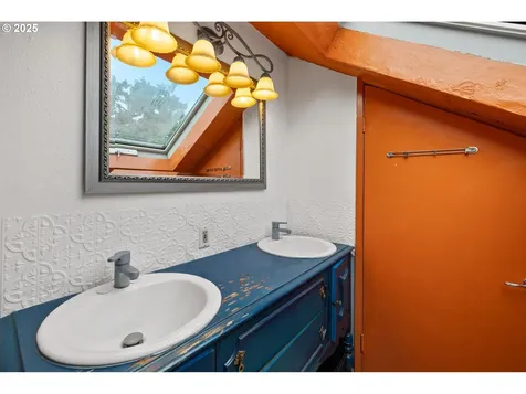 10936 NE Wygant Street Portland OR 97220