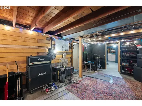 10936 NE Wygant Street Portland OR 97220