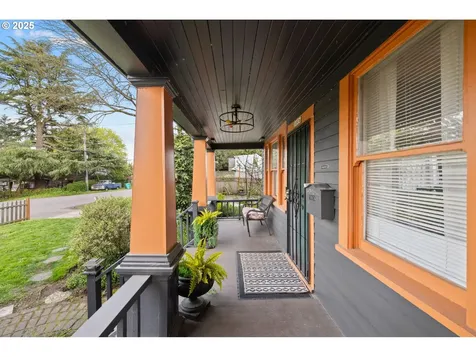 10936 NE Wygant Street Portland OR 97220